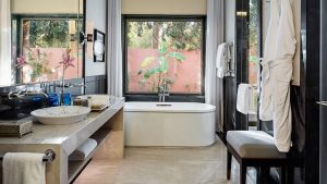 marrakech-presidential-villa-with-private-pool-bathroom-724x407