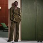 Savršen odabir za blagdanski outfit – ovo odijelo od baršuna će se jako brzo rasprodati!