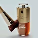 Clarins predstavio Double Serum Foundation, novi hibrid između makeupa i njege kože