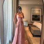 Ružičasta boja je pravi hit za nadolazeću sezonu. Ovo je 20 svečanih haljina u koje ćete se zaljubiti na prvu!