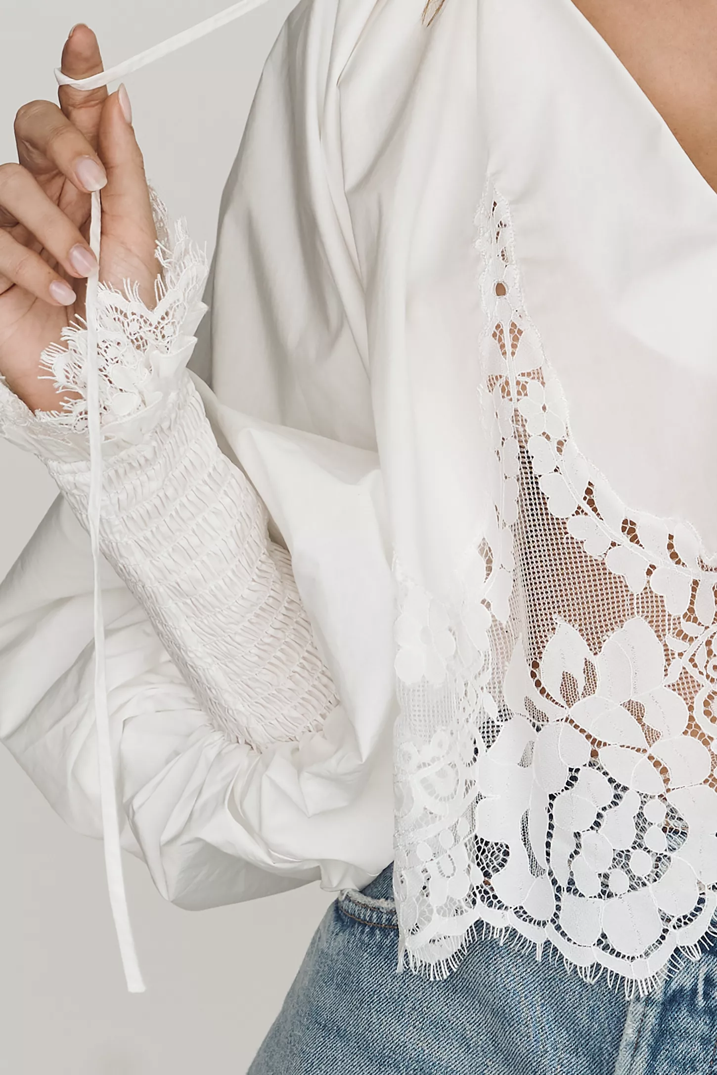 bluza s čipkastim detaljem