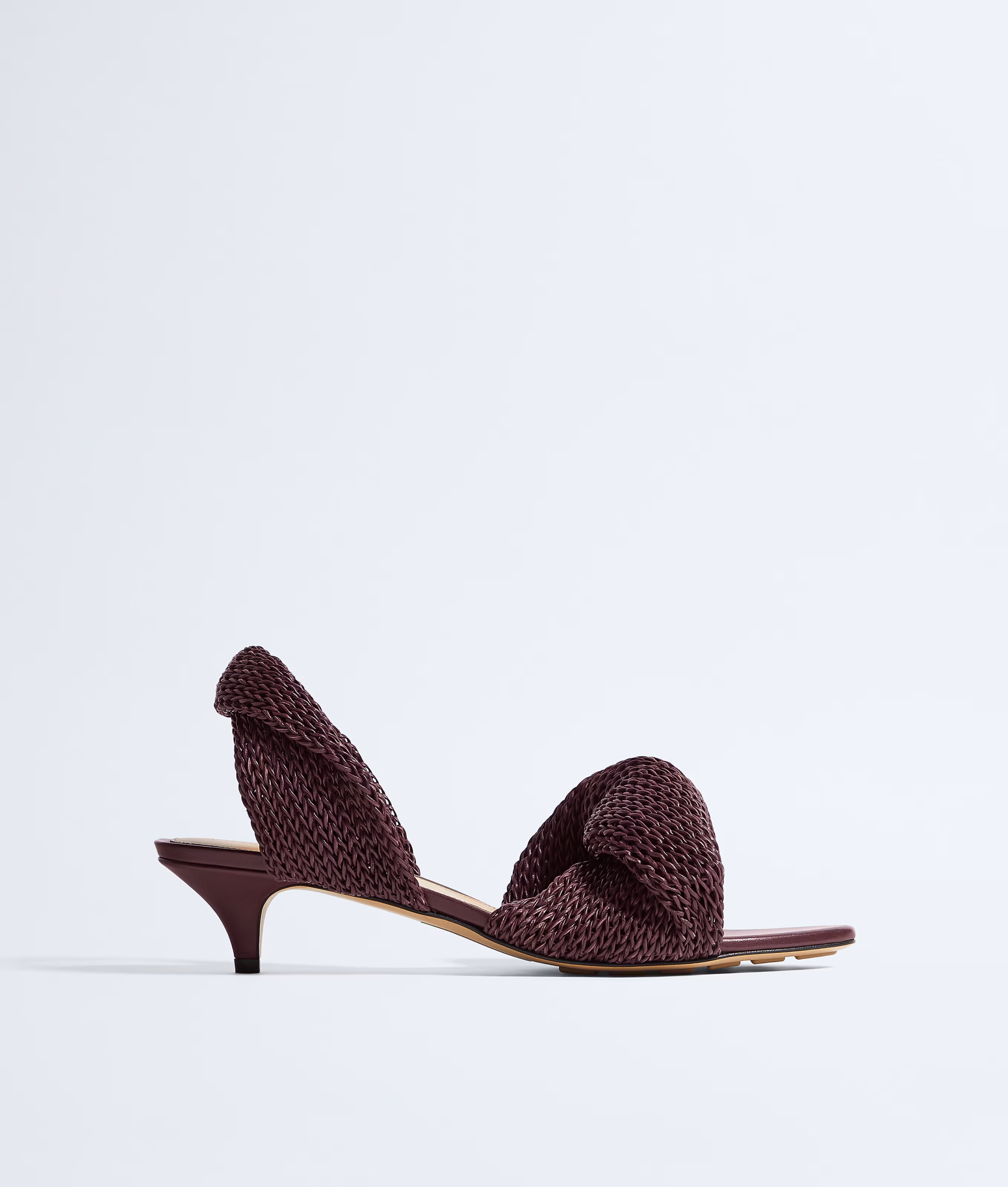 sandale s potpeticom 
