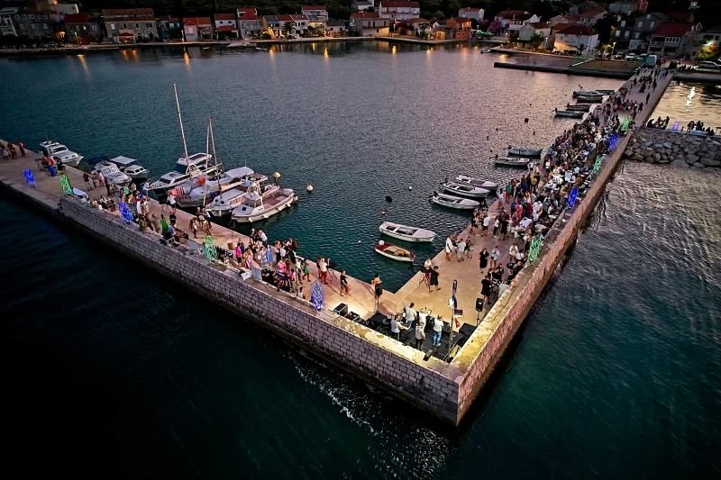 Pelješka trpeza_04_arhiva TZ Janjina
