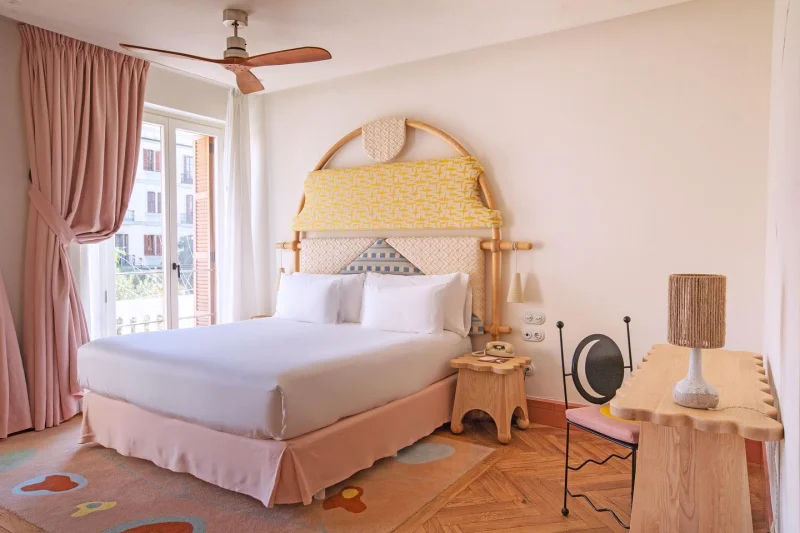 Photo by Montesol Experimental on April 14, 2023. May be an image of bed and bedroom.