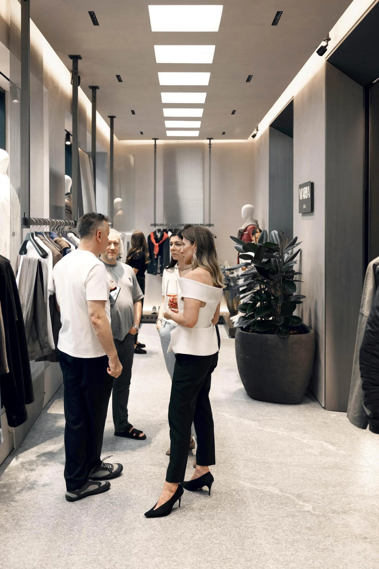 Maria Store Man_02