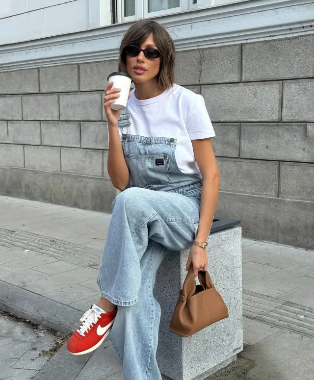 Pop of red never looked so good. ❣️ 

#MagMe @svetlanabjelan