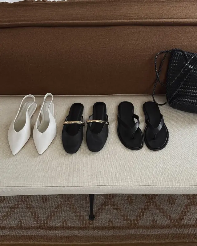 This summer is all about flats. 👌🏻

#MagMe @nakdfashion