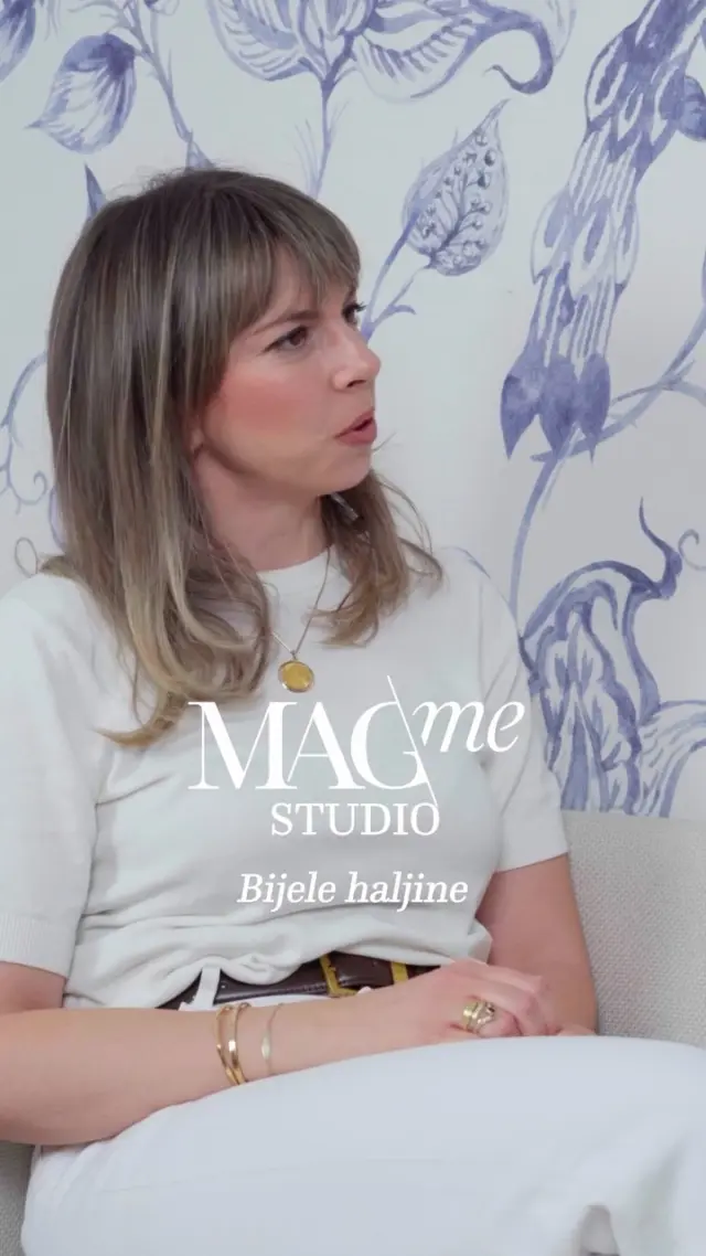 MagMe STUDIO - Bijele haljine

U novoj epizodi donosimo vam pregled najljepših bijelih haljina sezone, od lanenih i pamučnih za svaki dan, do elegantnih modela za večernje izlaze i after-beach partyje. 

Bijela haljina je apsolutni ljetni klasik koji svatko mora imati u ormaru, a mi smo na linku u opisu profila izdvojili 40 komada iz aktualnih kolekcija koje se nose od jutra do večeri.

#MagMe #MagMeSTUDIO